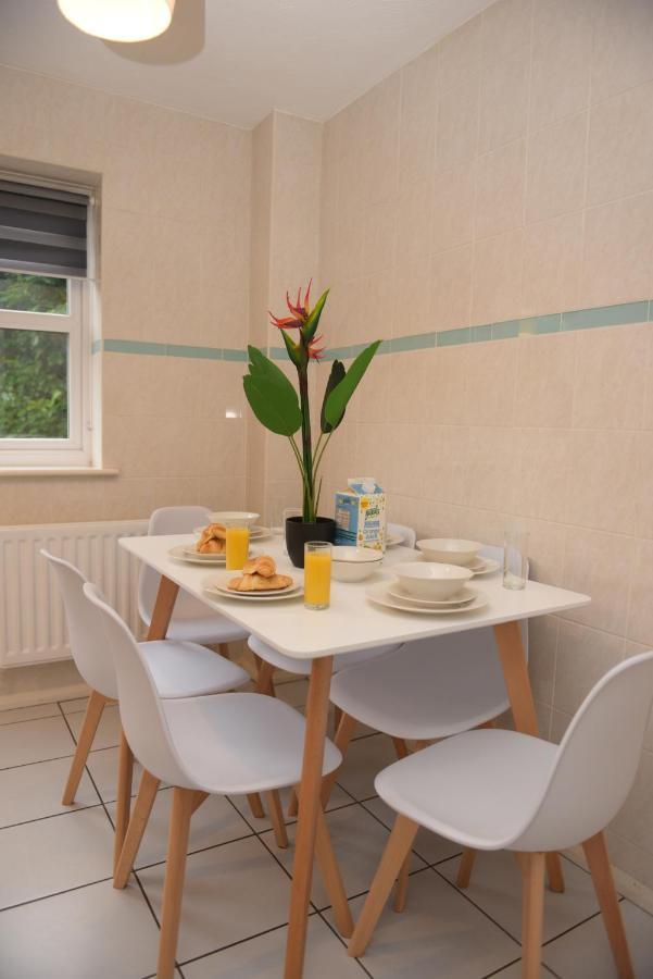 Dom wakacyjny Gorgeous 3 Bed House In Bristol
